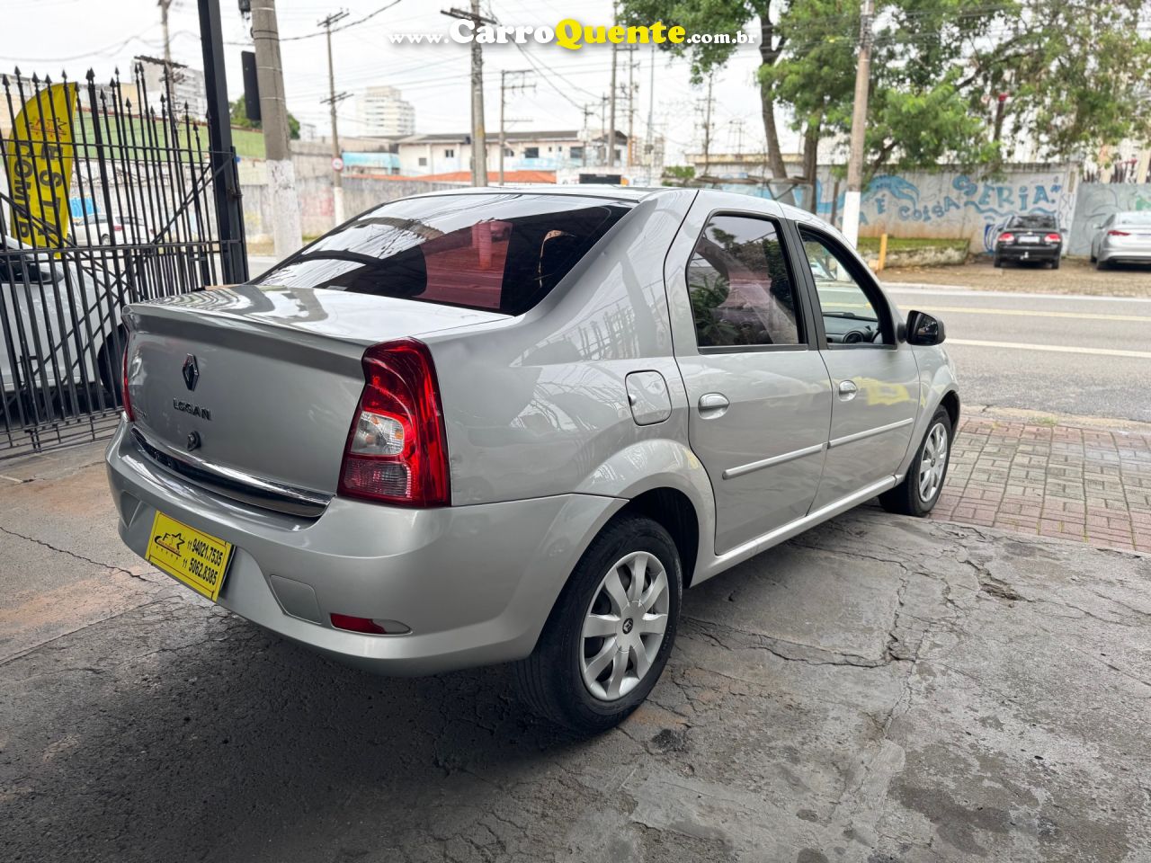 RENAULT   LOGAN EXPRES.EXP. UP HI-FLEX 1.0 16V 4P   PRATA 2013 1.0 FLEX - Loja
