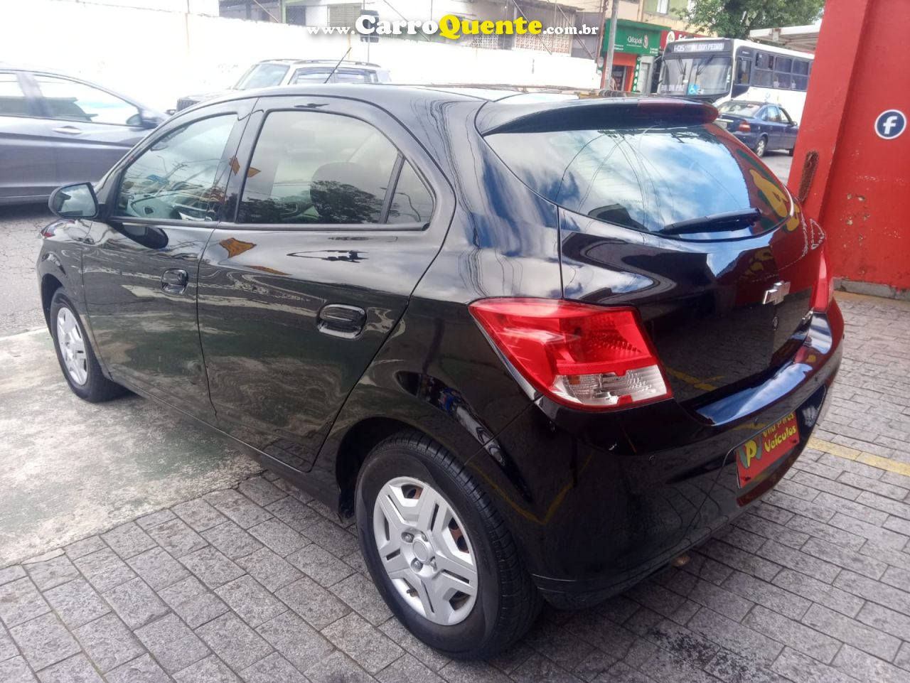 CHEVROLET   ONIX HATCH LT 1.0 8V FLEXPOWER 5P MEC.   PRETO 2015 1.0 FLEX - Loja