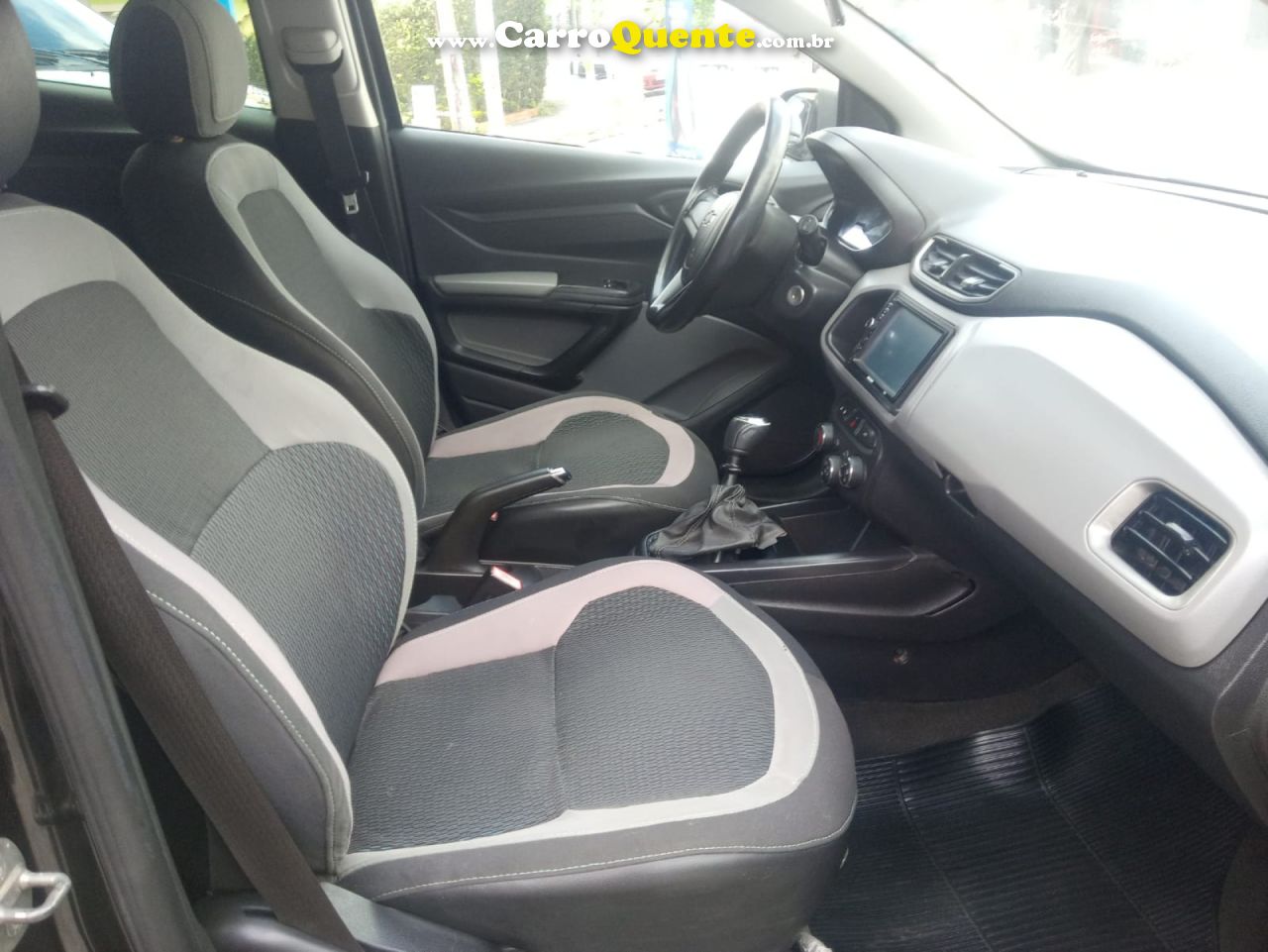 CHEVROLET   ONIX HATCH LT 1.0 8V FLEXPOWER 5P MEC.   PRETO 2015 1.0 FLEX - Loja