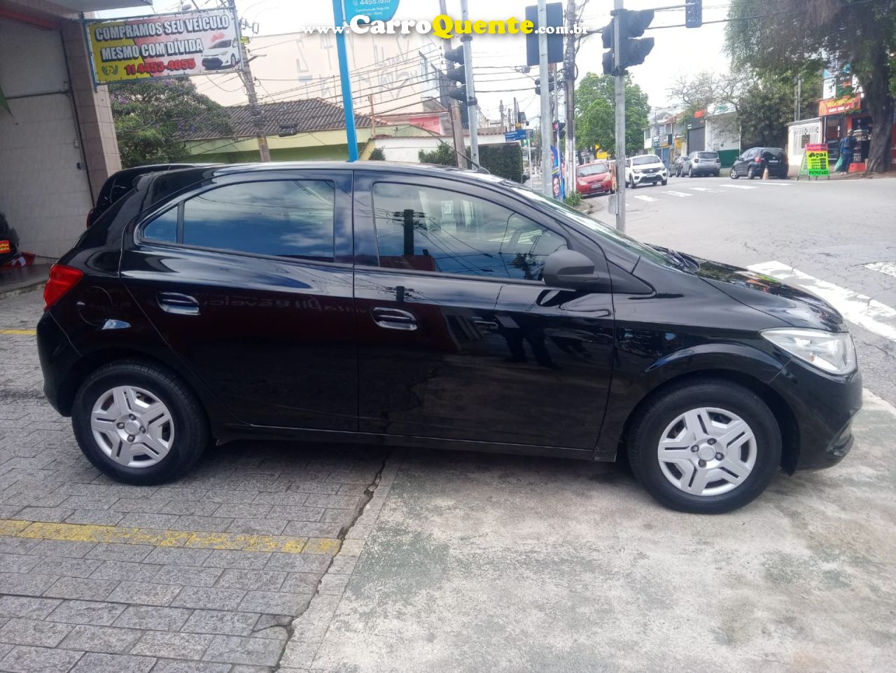 CHEVROLET   ONIX HATCH LT 1.0 8V FLEXPOWER 5P MEC.   PRETO 2015 1.0 FLEX - Loja