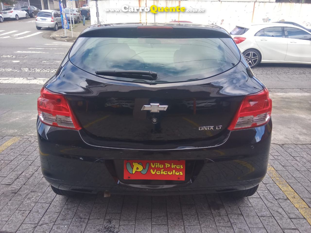 CHEVROLET   ONIX HATCH LT 1.0 8V FLEXPOWER 5P MEC.   PRETO 2015 1.0 FLEX - Loja