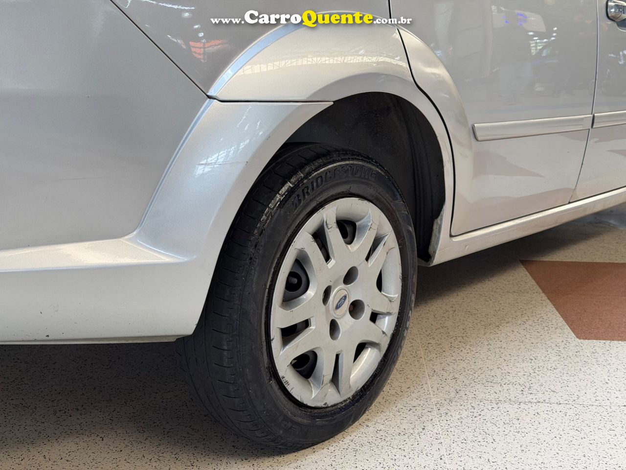 FORD FIESTA 1.6 MPI SEDAN 8V 2005 - Loja