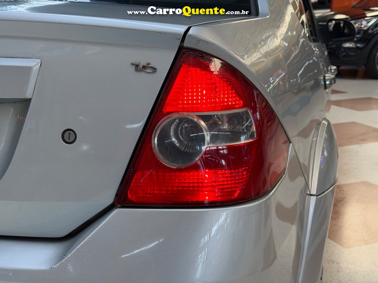 FORD FIESTA 1.6 MPI SEDAN 8V 2005 - Loja
