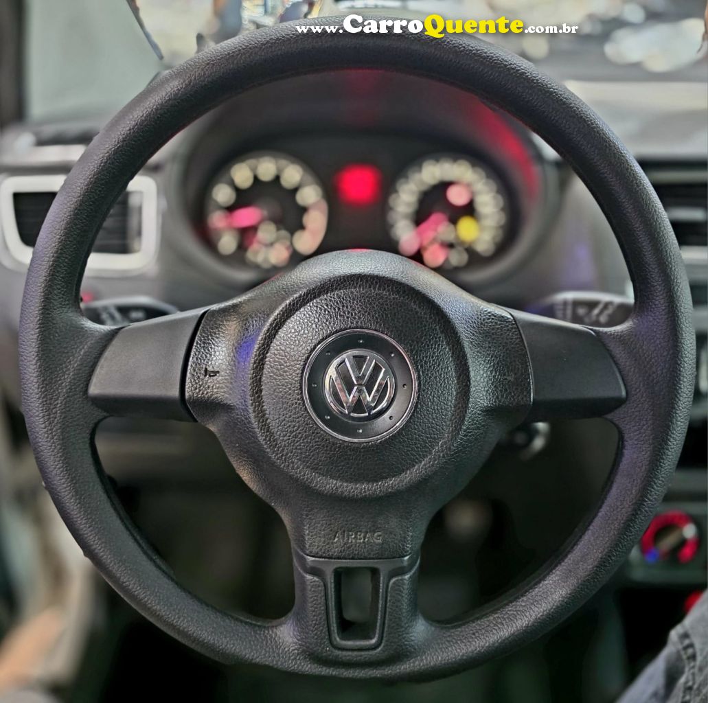 VOLKSWAGEN FOX 1.6 MI HIGHLINE 8V 2014 - Loja