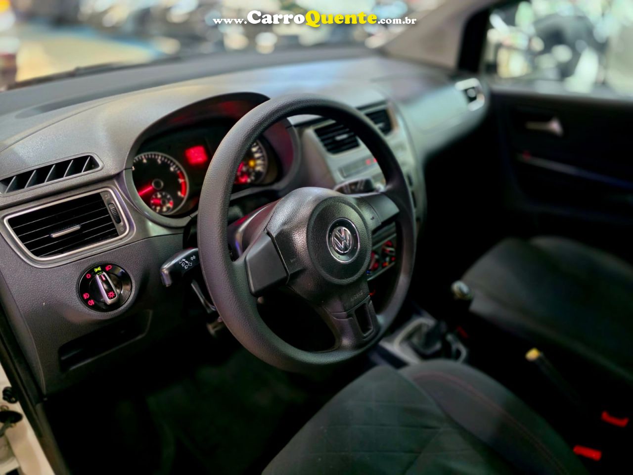 VOLKSWAGEN FOX 1.6 MI HIGHLINE 8V 2014 - Loja