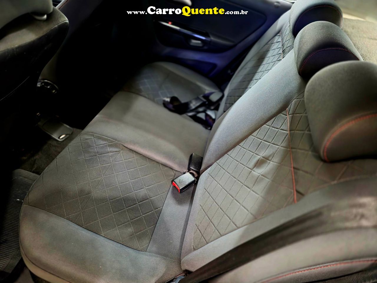 VOLKSWAGEN FOX 1.6 MI HIGHLINE 8V 2014 - Loja