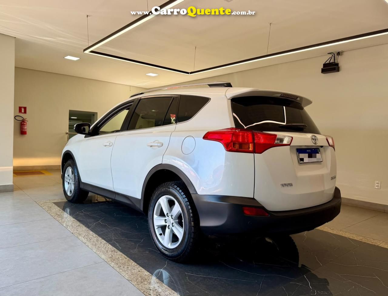 TOYOTA   RAV4 2.0 4X2 16V AUT.   BRANCO 2014 2.0 GASOLINA - Loja