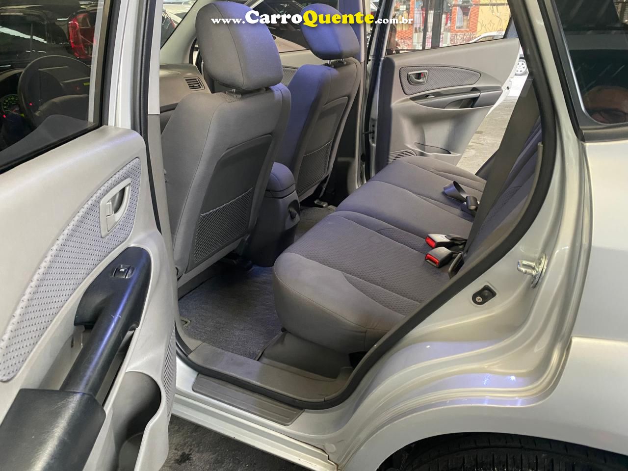 HYUNDAI   TUCSON 2.0 16V AUT.   PRATA 2010 2.0 GASOLINA - Loja