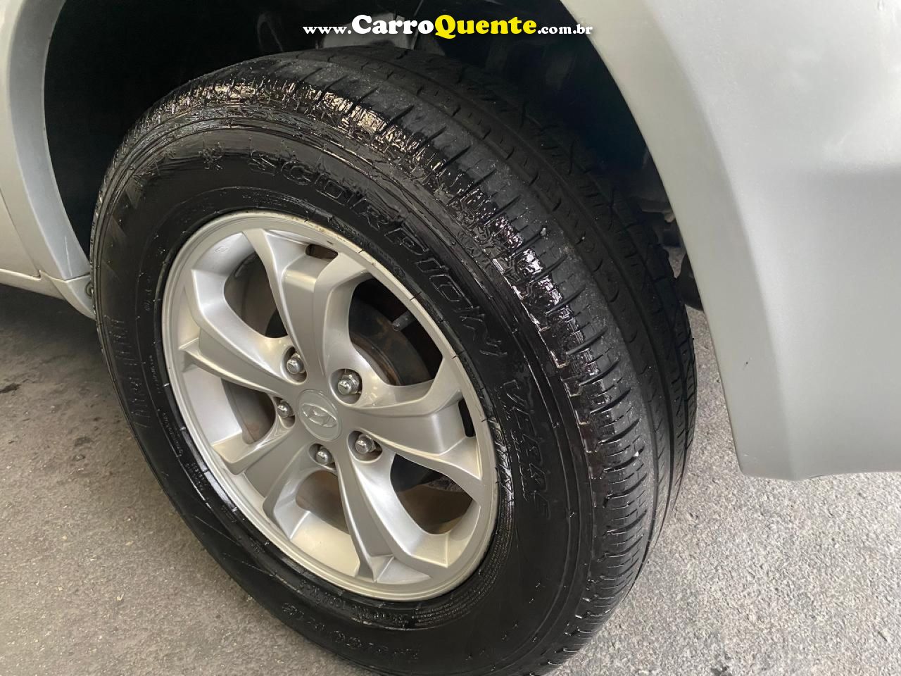 HYUNDAI   TUCSON 2.0 16V AUT.   PRATA 2010 2.0 GASOLINA - Loja