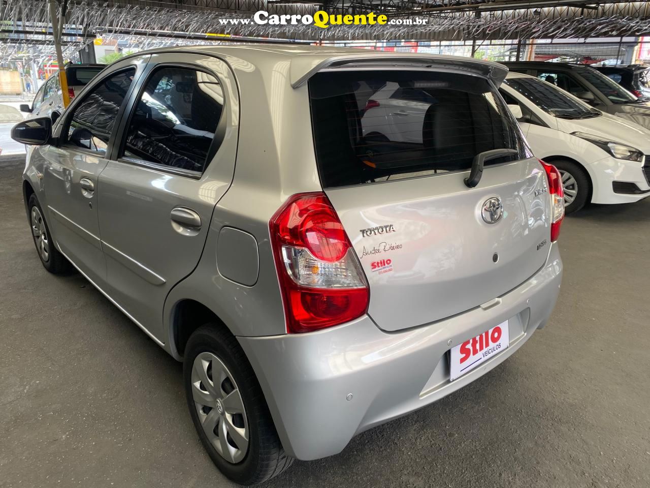 TOYOTA   ETIOS XS 1.5 FLEX 16V 5P MEC.   PRATA 2015 1.5 FLEX - Loja