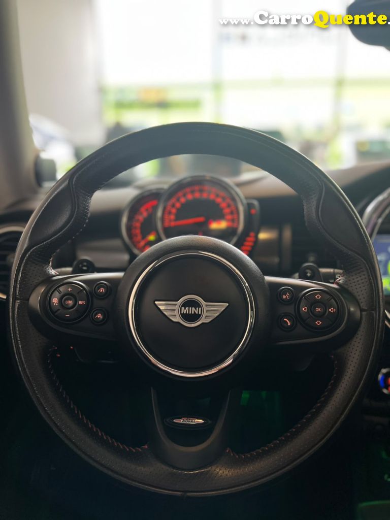 MINI   COOPER S 2.0 TURBO 16V 3P AUT.   VERDE 2015 2.0 GASOLINA - Loja