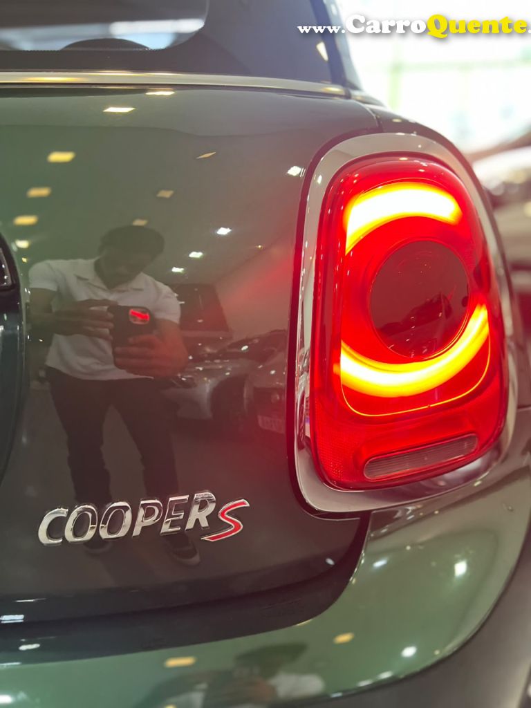 MINI   COOPER S 2.0 TURBO 16V 3P AUT.   VERDE 2015 2.0 GASOLINA - Loja