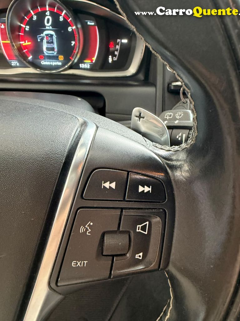 VOLVO   VOLVO XC 60 R DESIGN   PRATA 2015 2.0 GASOLINA - Loja