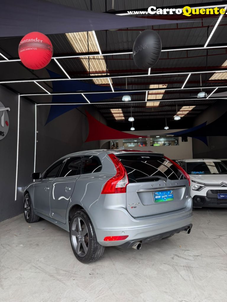 VOLVO   VOLVO XC 60 R DESIGN   PRATA 2015 2.0 GASOLINA - Loja
