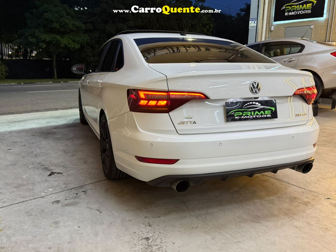 VOLKSWAGEN   JETTA R-LINE 250 TSI 1.4 FLEX 16V AUT.   BRANCO 2018 1.4 FLEX - Loja