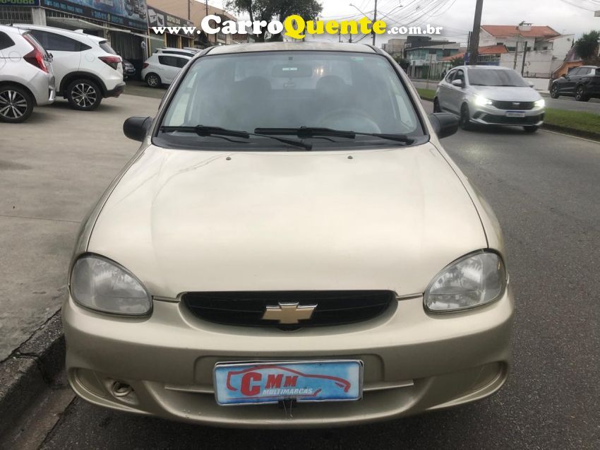 Chevrolet CORSA 1.0 MPFI CLASSIC SEDAN LIFE 8V FLEX 4P MANUAL - Loja