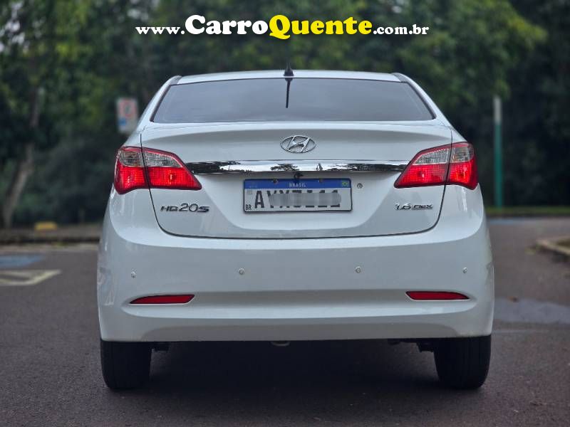 HB20S C.Plus C.Style 1.6 Flex 16V Mec.4p 2015/2015 Hyundai - Loja