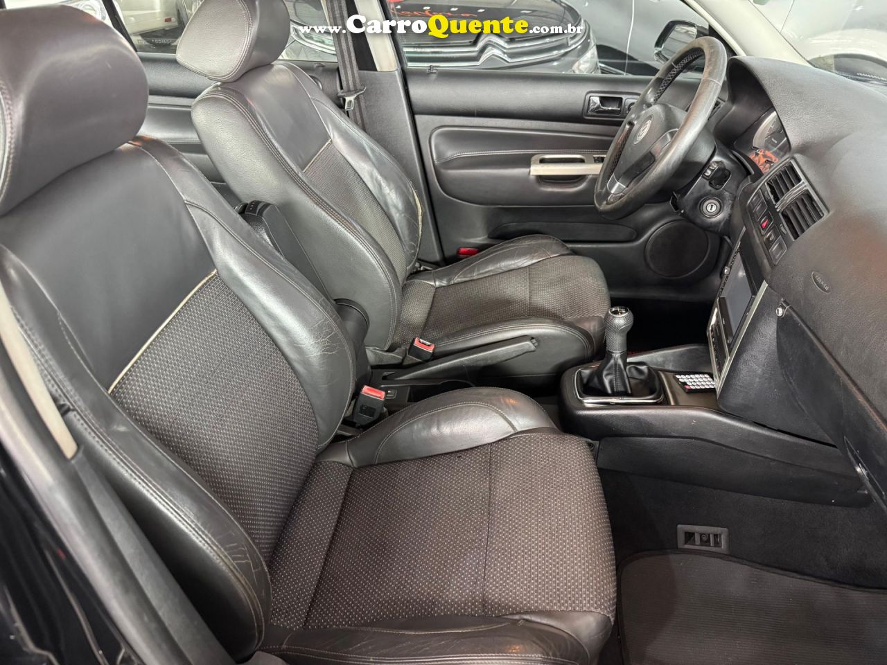 VOLKSWAGEN GOLF 1.6 MI SPORTLINE 8V 2011 - Loja
