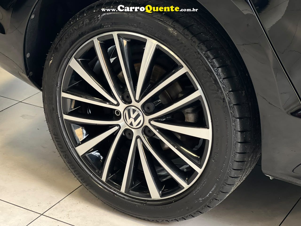 VOLKSWAGEN JETTA 2.0 TSI HIGHLINE 211CV 2017 - Loja
