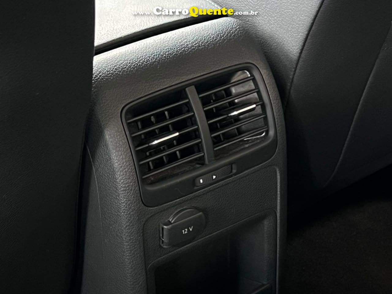 VOLKSWAGEN JETTA 2.0 TSI HIGHLINE 211CV 2017 - Loja