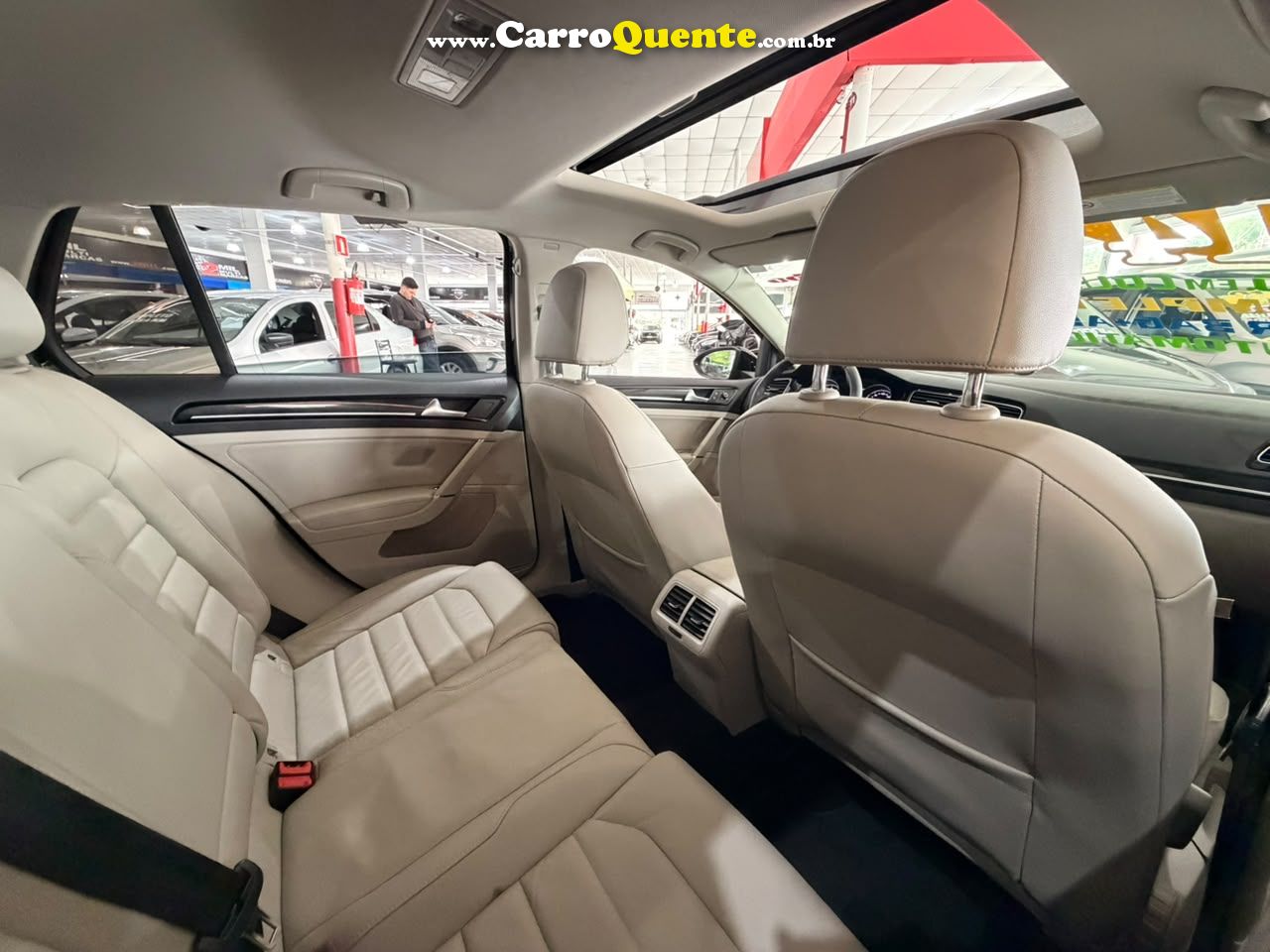 VOLKSWAGEN GOLF 1.4 TSI HIGHLINE 16V 2014 - Loja