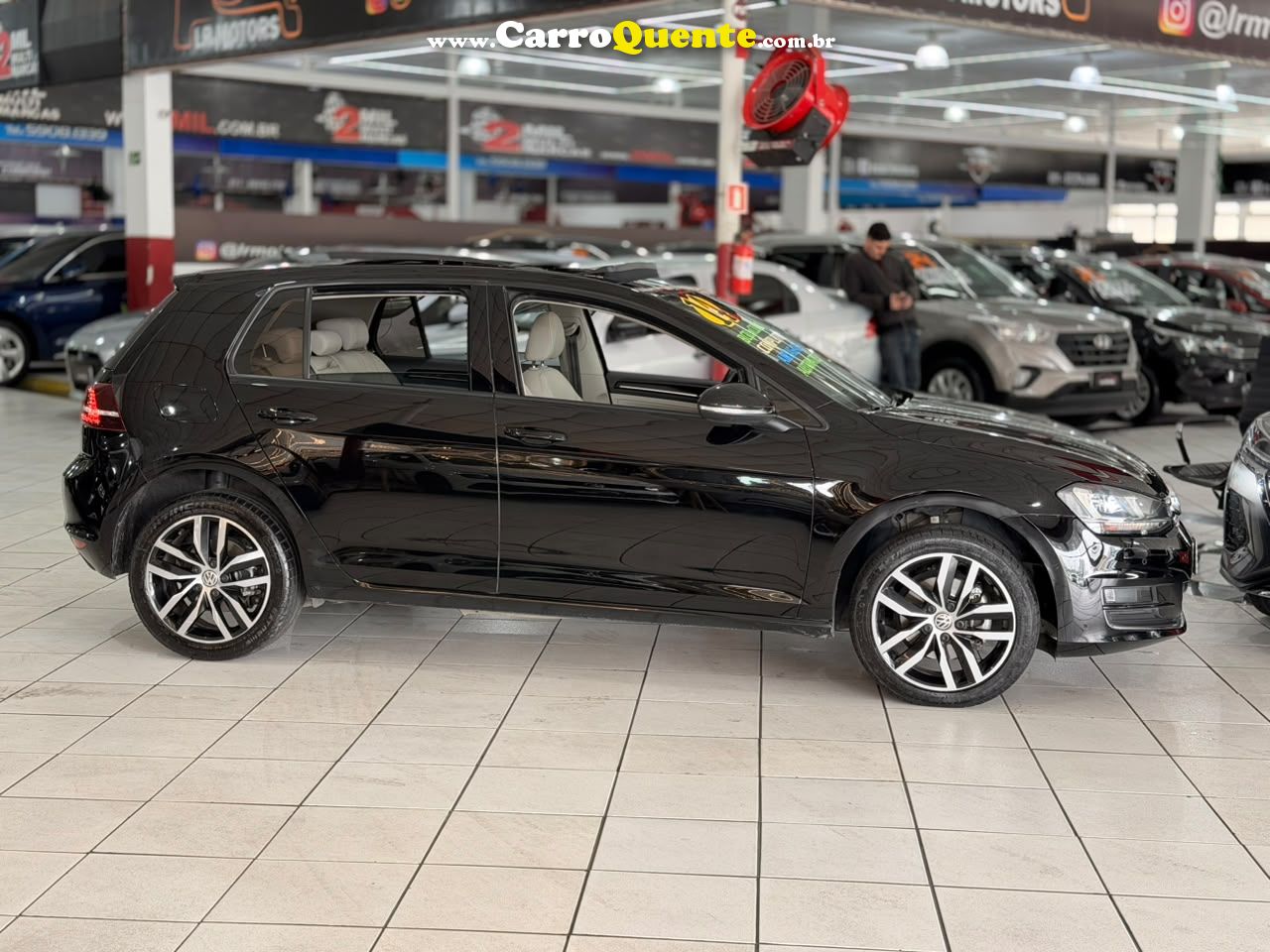 VOLKSWAGEN GOLF 1.4 TSI HIGHLINE 16V 2014 - Loja