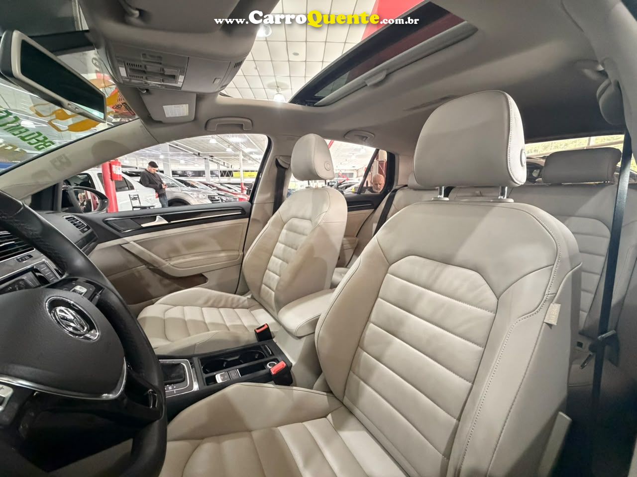 VOLKSWAGEN GOLF 1.4 TSI HIGHLINE 16V 2014 - Loja