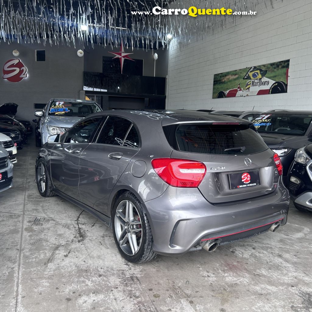 MERCEDES-BENZ   A250 TURBO SPORT 2.0   CINZA 2015 2.0 GASOLINA - Loja