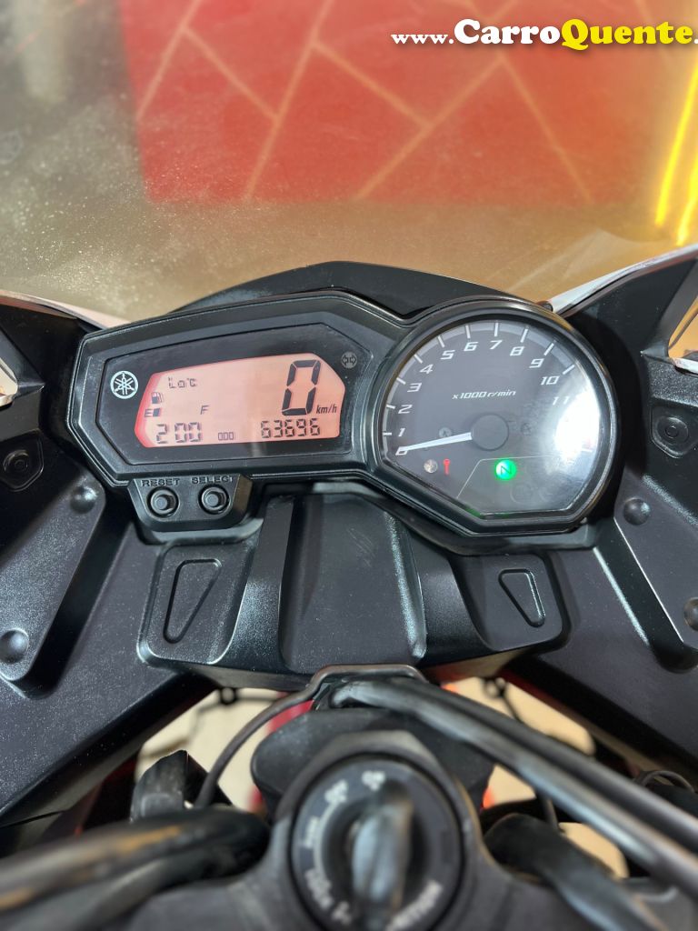 YAMAHA    XJ6 F   BRANCO 2013 599 GASOLINA - Loja