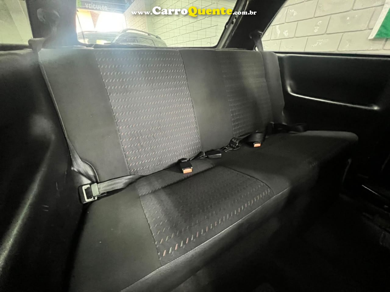 VOLKSWAGEN   GOL CITY 1.0 MI 8V 2P   BRANCO 2004 1.0 GASOLINA - Loja