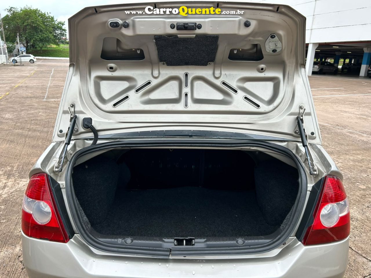 FORD FIESTA 1.0 MPI SEDAN 8V 2008 - Loja