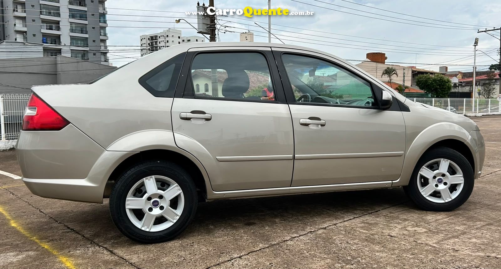 FORD FIESTA 1.0 MPI SEDAN 8V 2008 - Loja
