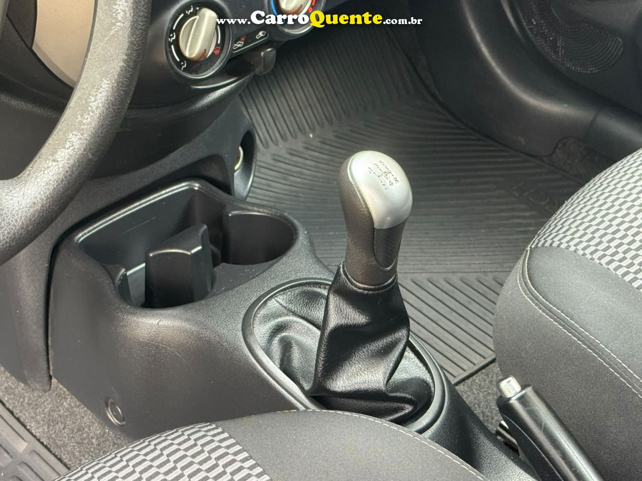 NISSAN MARCH 1.0 SV 12V 2018 - Loja