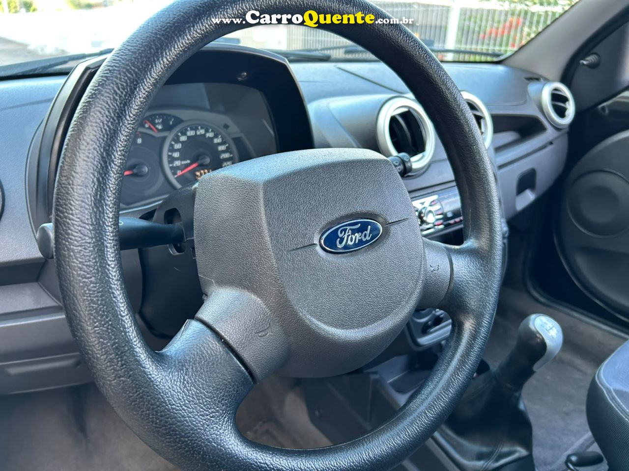 FORD KA 1.0 MPI 8V 2013 - Loja