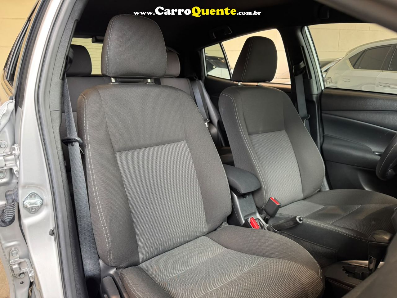 TOYOTA YARIS 1.5 16V XL 2024 - Loja