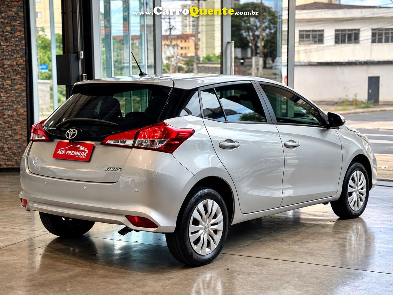 TOYOTA YARIS 1.5 16V XL 2024 - Loja