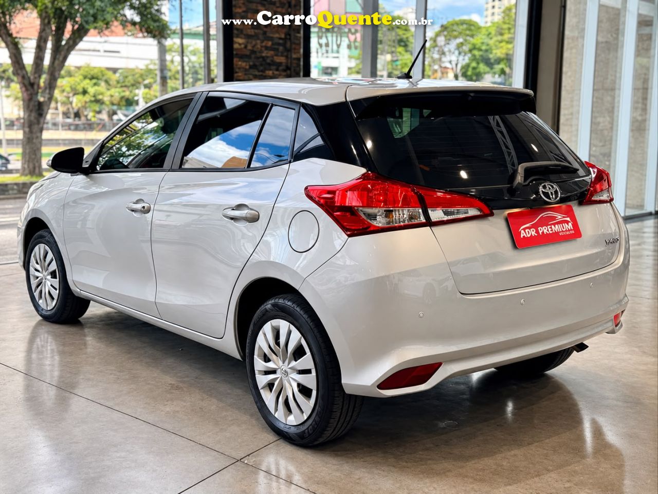TOYOTA YARIS 1.5 16V XL 2024 - Loja