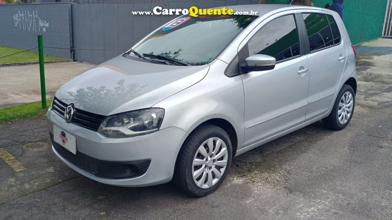 VOLKSWAGEN   FOX 1.0 MI TOTAL FLEX 8V 5P   PRATA 2013 1.0 FLEX - Loja