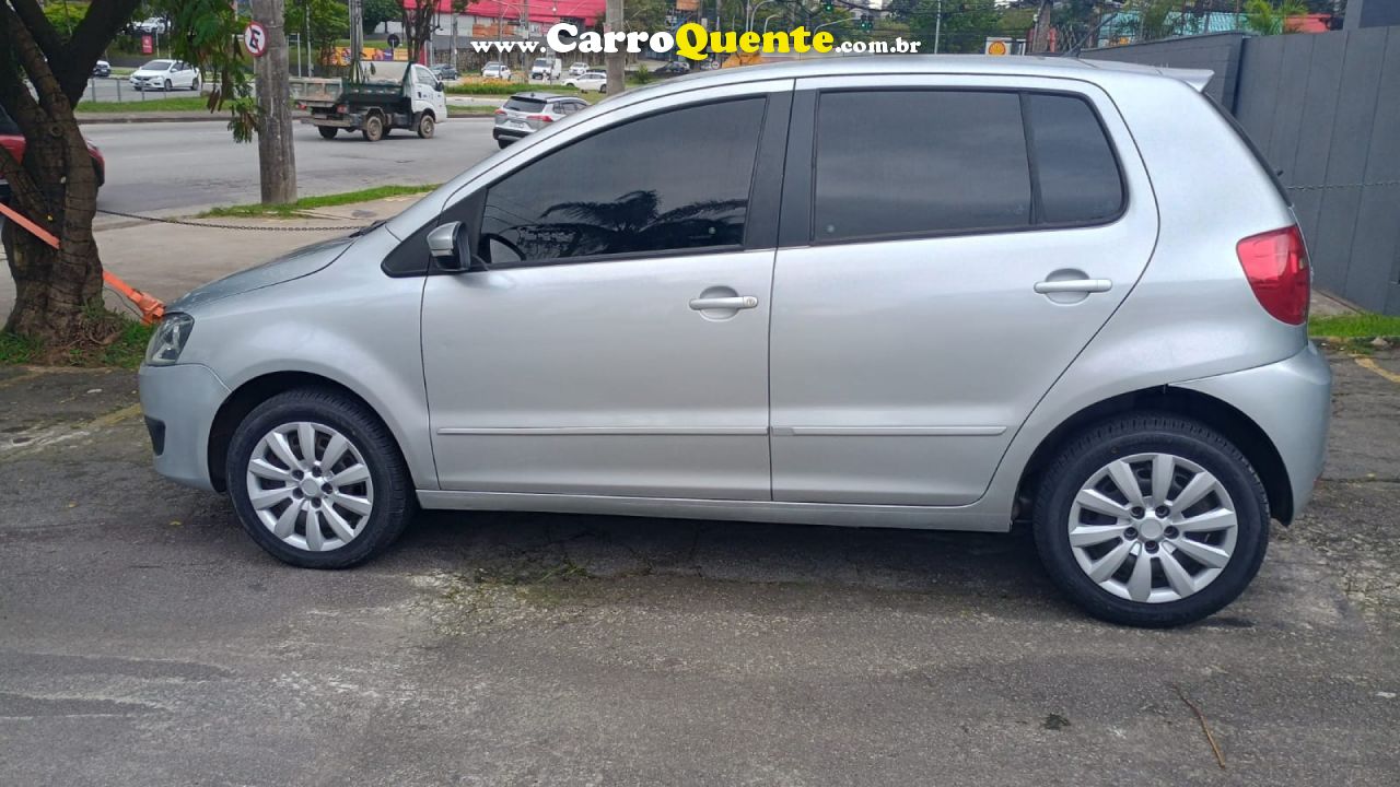 VOLKSWAGEN   FOX 1.0 MI TOTAL FLEX 8V 5P   PRATA 2013 1.0 FLEX - Loja