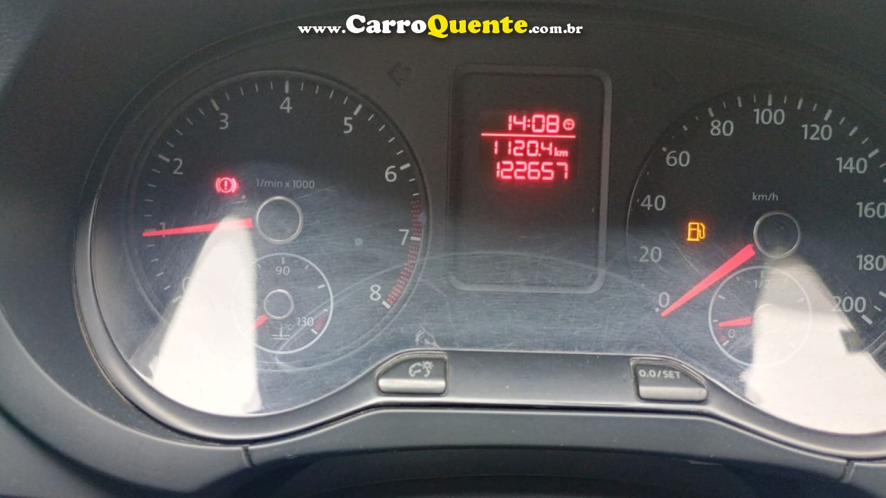 VOLKSWAGEN   FOX 1.0 MI TOTAL FLEX 8V 5P   PRATA 2013 1.0 FLEX - Loja