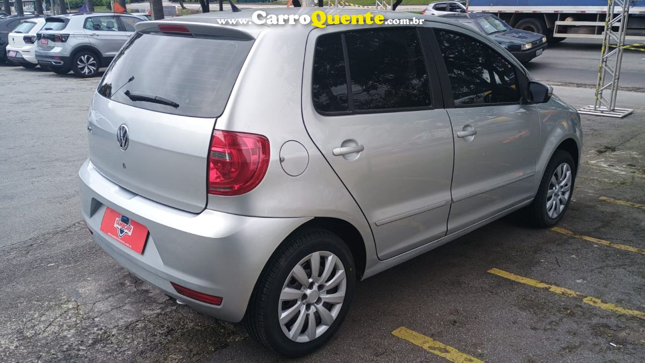 VOLKSWAGEN   FOX 1.0 MI TOTAL FLEX 8V 5P   PRATA 2013 1.0 FLEX - Loja