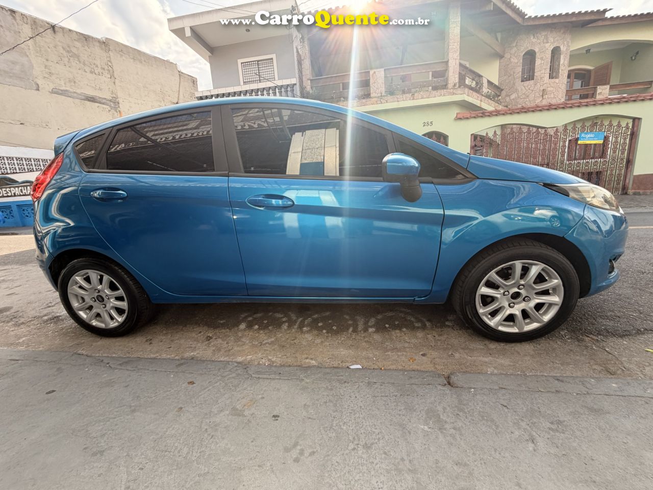 FORD   FIESTA 1.5 16V FLEX MEC. 5P   AZUL 2014 1.5 FLEX - Loja
