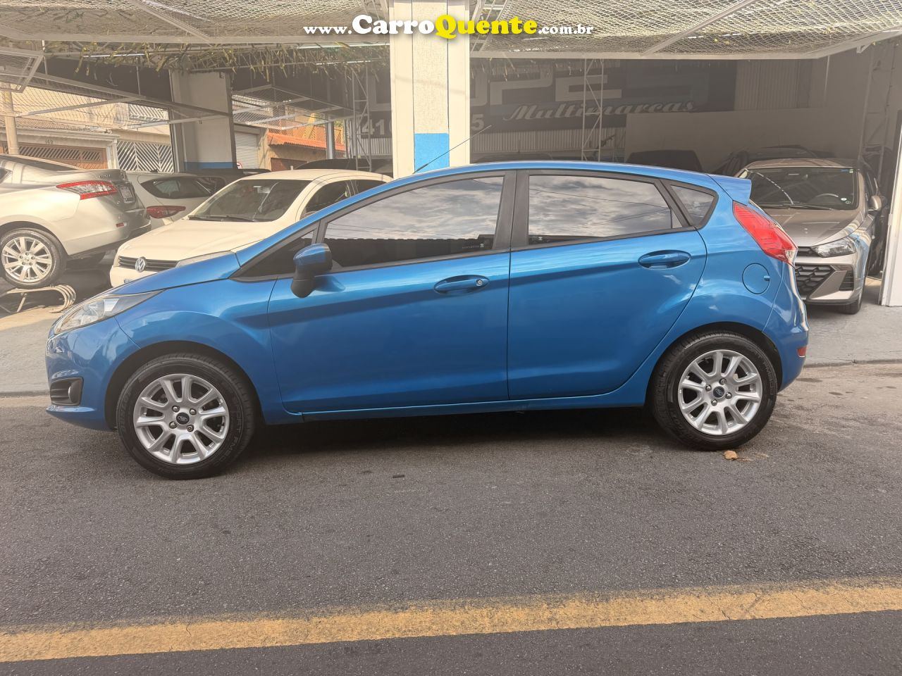 FORD   FIESTA 1.5 16V FLEX MEC. 5P   AZUL 2014 1.5 FLEX - Loja