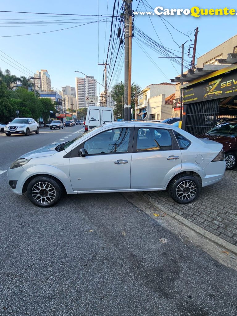FORD   FIESTA SEDAN SE 1.0 8V FLEX 4P   PRATA 2014 1.0 FLEX - Loja