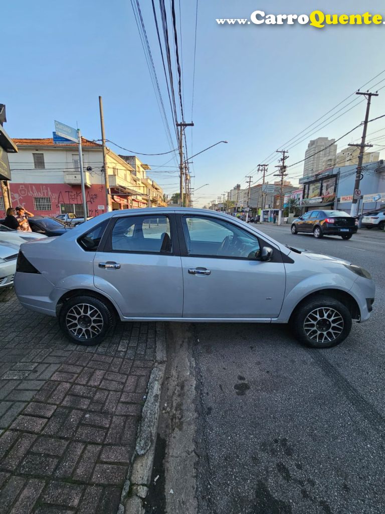 FORD   FIESTA SEDAN SE 1.0 8V FLEX 4P   PRATA 2014 1.0 FLEX - Loja