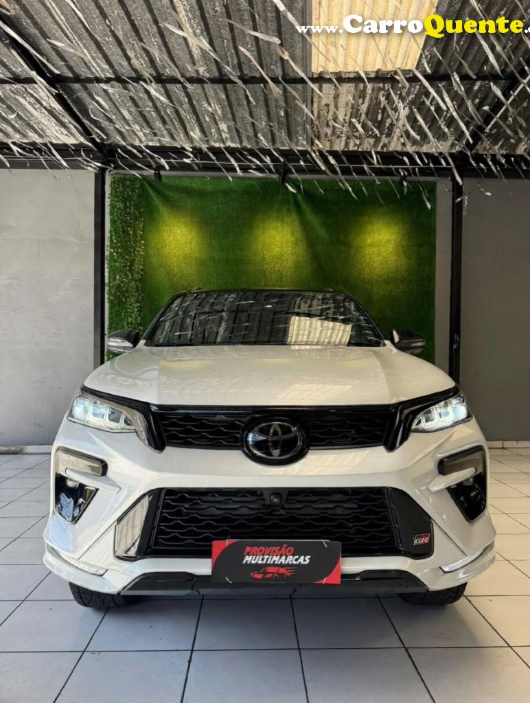 TOYOTA   HILUX SW4 GRS 2.8 TB 4X4 DIESEL AUT.   BRANCO 2024 2.8 DIESEL - Loja