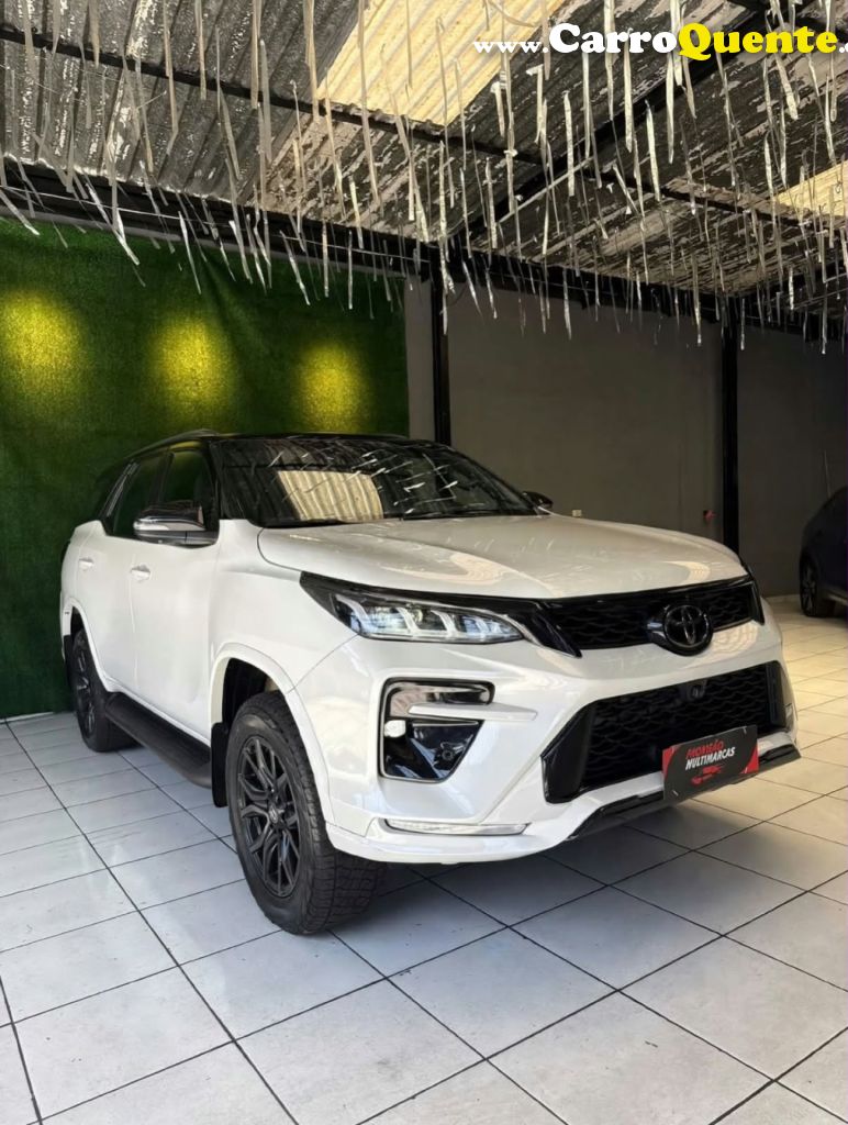 TOYOTA   HILUX SW4 GRS 2.8 TB 4X4 DIESEL AUT.   BRANCO 2024 2.8 DIESEL - Loja