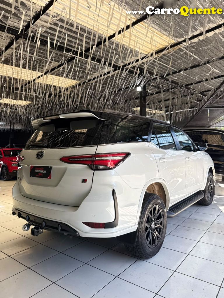 TOYOTA   HILUX SW4 GRS 2.8 TB 4X4 DIESEL AUT.   BRANCO 2024 2.8 DIESEL - Loja