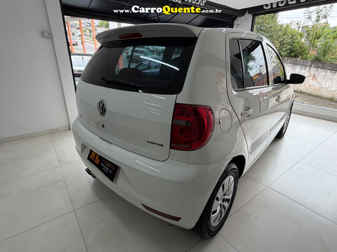 VOLKSWAGEN   FOX BLUEMOTION 1.0 MI TOTAL FLEX 12V 5P   BRANCO 2014 1.0 FLEX - Loja