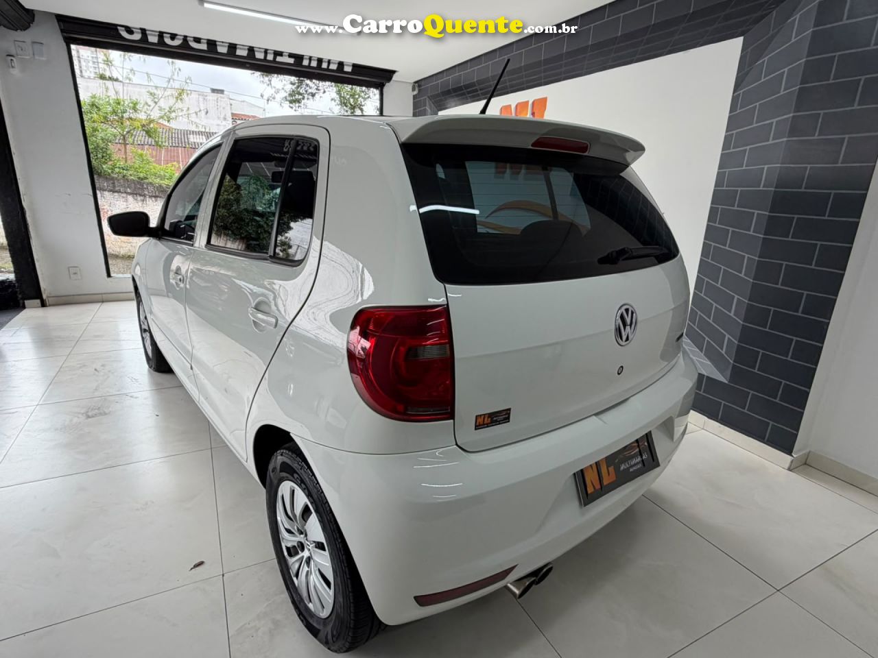 VOLKSWAGEN   FOX BLUEMOTION 1.0 MI TOTAL FLEX 12V 5P   BRANCO 2014 1.0 FLEX - Loja